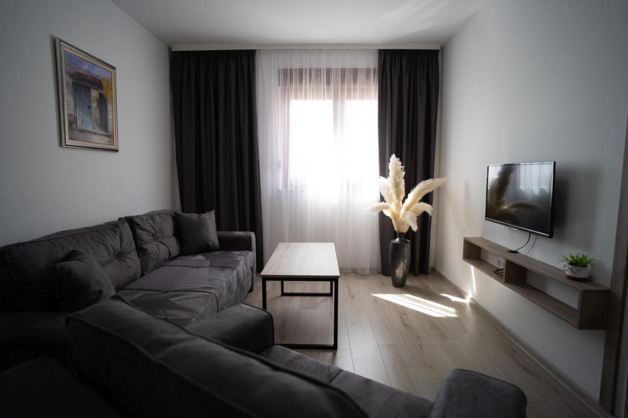 Apartments And Rooms Smile Mostar Exterior foto